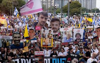 عائلات الأسرى : احتلال غزة سيكون إعداما للمختطفين والجنود