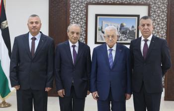 اللواءان معين السكران وناصر عدوي يؤديان اليمين القانونية أمام الرئيس محمود عباس نائبين لرئيس جهاز المخابرات العامة ماجد فرج.