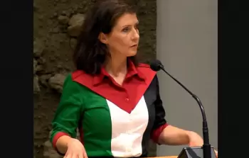 نائبة هولندية ترتدي ألوان علم فلسطين