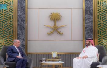 حسين الشيخ مع ولي العهد السعودي