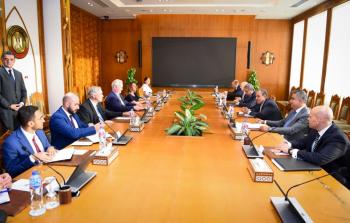 لقاء وزير الخارجية المصري مع أعضاء مجلس الشيوخ الأمريكي