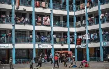 إيواء نازحين في مدارس الأونروا بغزة