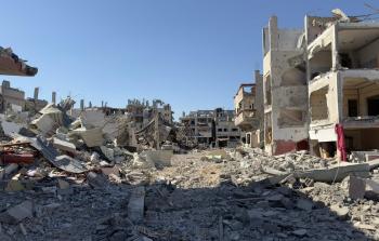 تأثير الدمار جراء تفجير مجنزرة مفخخة في حي الصبرة صباح اليوم