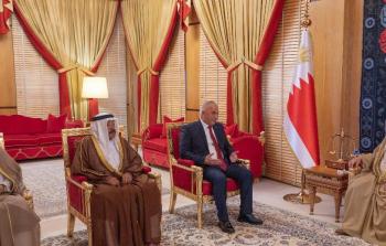 السفير عارف صالح يقدم أوراق اعتماده إلى العاهل البحريني