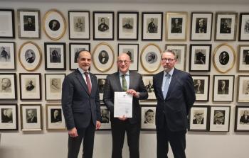 تسليم وثيقة انضمام فلسطين للجنة الدولية لشؤون المفقودين