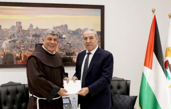 الشيخ يتسلم دعوة لحضور احتفالات أعياد الميلاد المجيدة بالمهد