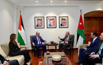 اجتماع حسين الشيخ مع رئيس الوزراء الأردني