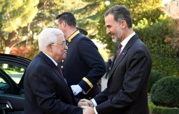 الرئيس عباس وملك اسبانيا