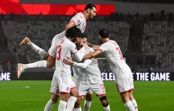 تونس تفوز على أوغندا بثلاثية