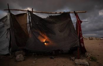 خيام النازحين المتهالكة في قطاع غزة خلال المنخفض الجوي