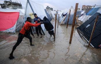 غمر الطرقات بمياه الأمطار في غزة - تعبيرية