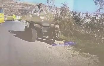 مستوطن إسرائيلي يتعمّد دهس فلسطيني أثناء صلاته بأحد شوارع رام الله