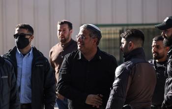 بن غفير خلال اقتحام مقر الأونروا في القدس