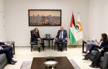 لقاء حسين الشيخ مع الوفد النرويجي