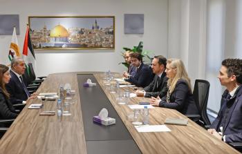 حسين الشيخ خلال اللقاء اليوم