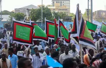 مقديشو تحتج: تظاهرات حاشدة تنديداً بالاعتراف الإسرائيلي بـ 