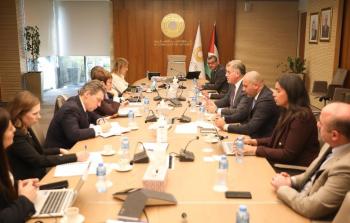 سلطة النقد تبحث مع البنك الأوروبي سبل دعم القطاع المصرفي