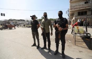 رويترز : حماس تبحث عن دور لشرطتها في غزة قبل محادثات تسليم السلاح