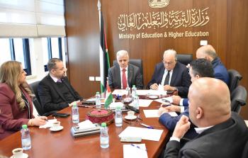 اللجنة العليا للمنح الدراسية تعقد اجتماعها في مقر 