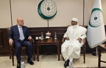 الهباش يطلع أمين عام منظمة التعاون الإسلامي على التطورات الفلسطينية 