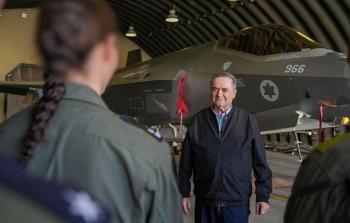 كاتس من قاعدة نفاطيم: هدفنا منع إيران من السلاح النووي