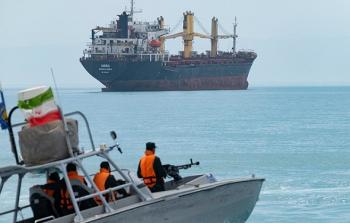 إيران: السيطرة الكاملة على مضيق هرمز