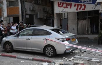 سقوط شظايا صاروخ انشطاري في تل أبيب أطلقته إيران