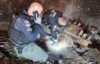 من مكان سقوط الشظايا الصاروخية قرب 