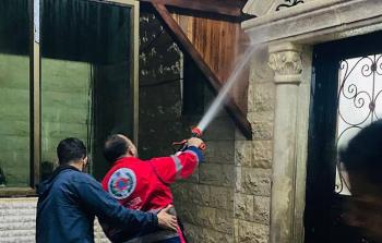 الدفاع المدني تطفي حريق شب في مسجد محمد فياض بفعل المستوطنين