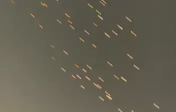 شظايا صواريخ إيران تخلف أضراراً مادية في بلدات الضفة