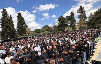 100 ألف مصلٍ يؤدون الجمعة في المسجد الأقصى