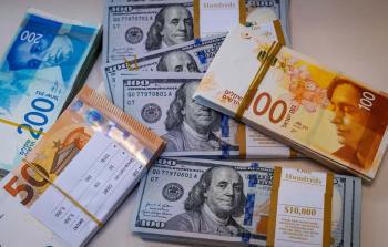 الشيكل يقترب من حاجز الـ 3: هل ينهار الدولار محلياً؟