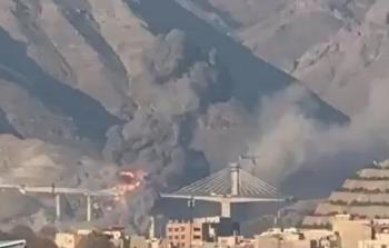 الجسر عقب قصفه