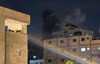 غارة إسرائيلية تدمر منزلاً في مخيم النصيرات وتوقع إصابات بين المواطنين