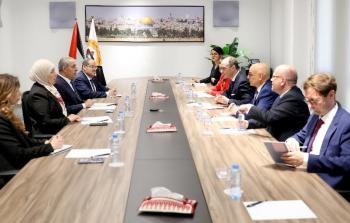 حسين الشيخ يبحث مع وفد ألماني التصعيد الإسرائيلي