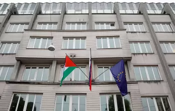 رئيس وزراء سلوفينيا الجديد يقرر تجميد وإلغاء الاعتراف بالدولة الفلسطينية