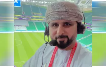 سبب وفاة والد المعلق خليل البلوشي - مباراة الأردن