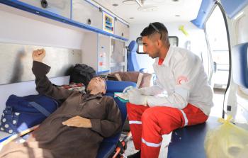 الهلال الأحمر يشارك في إجلاء مرضى ومرافقين للعلاج خارج غزة عبر معبر رفح