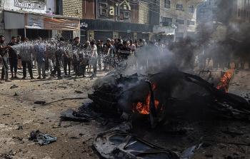 آثار استهداف مركبة بحي تل الهوى جنوب غرب مدينة غزة اليوم