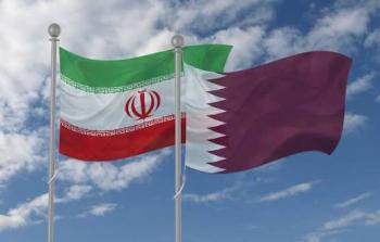 أعلام قطر وإيران