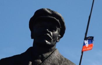 تمثال لمؤسس الاتحاد السوفيتي فلاديمير لينين