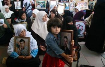 طفلة في اعتصام الأسرى التضامني بغزة