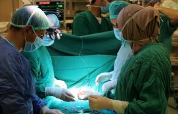 عملية جراحية لطفل بمستشفى المقاصد