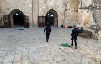 شرطة الاحتلال ومستوطنون يقتحمون الأقصى ومصلى باب الرحمة