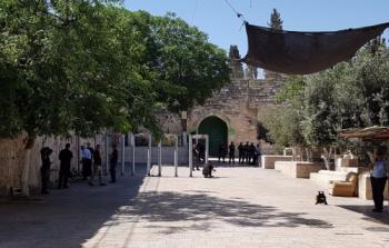 تركيب بوابات الالكترونية على مداخل الاقصى