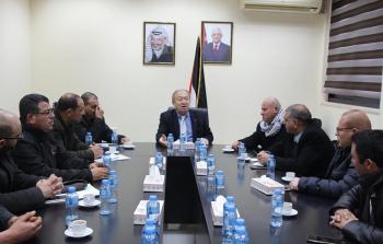 وزير الاقتصاد الوطني الفلسطيني مع مصدري التمور والأعشاب الطبية خالد العسيلي 
