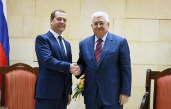الرئيس عباس ورئيس الوزراء الروسي ميدفيدف