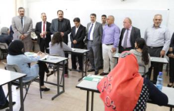 وزير التربية يتفقد قاعات امتحان التوجيهي برام الله (وفا)
