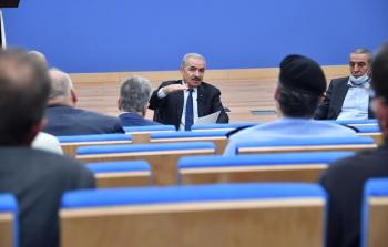 اجتماع لجنة الطوارئ برئاسة رئيس الوزراء محمد اشتية