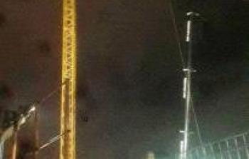 الاحتلال ينصب رافعة ضخمة في باحة البراق للشروع ببناء مجمع تلمودي